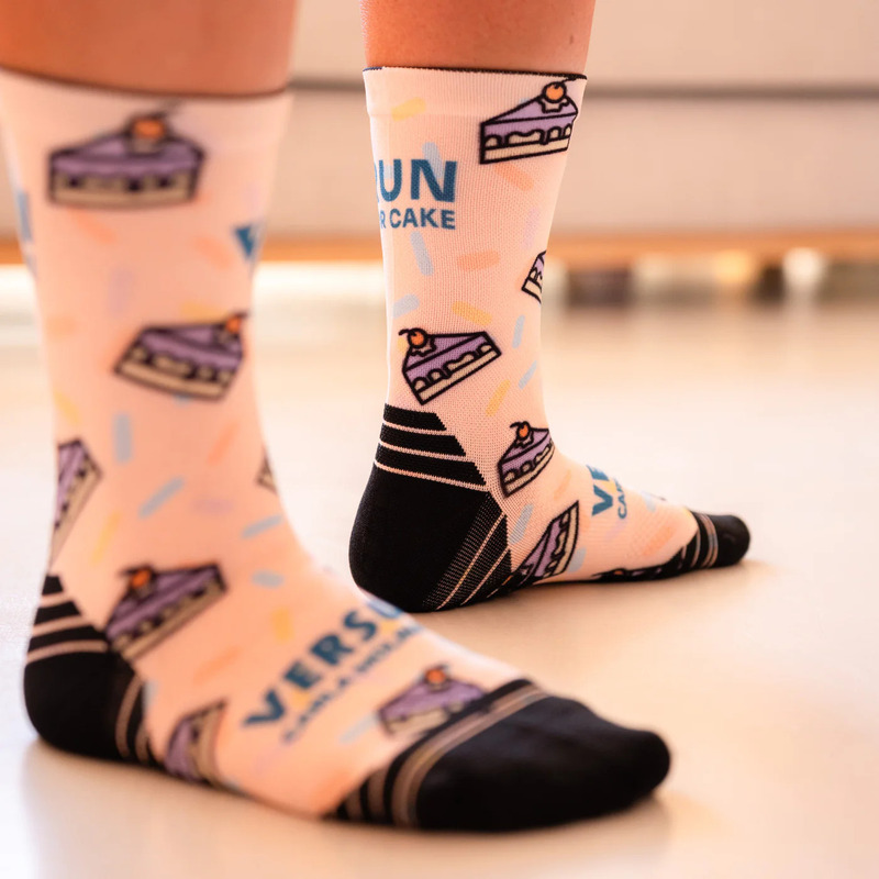 > 벌세스 > 양말 > Active Crew Printed > VERSUS Active Crew Run For Cake Socks 