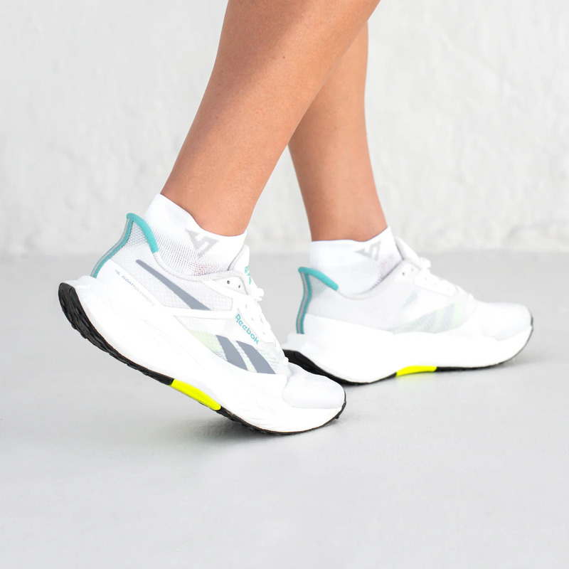 > 벌세스 > 양말 > Velocity Trainer > VERSUS Velocity Trainer White Socks 